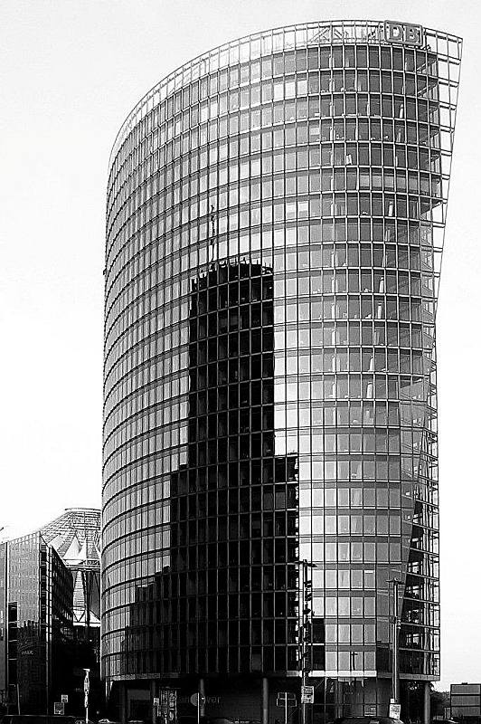 Valentin Oskiel "Hochhaus"